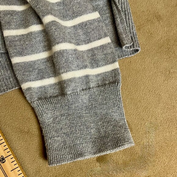Old Navy Sweater Gray & White  Shimmer Crew Neck Striped Long Sleeve  Size L - Picture 7 of 10
